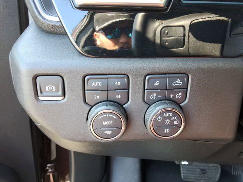 Used 2024 Chevrolet Silverado 2500 LTZ w/ LTZ Plus Package image 37