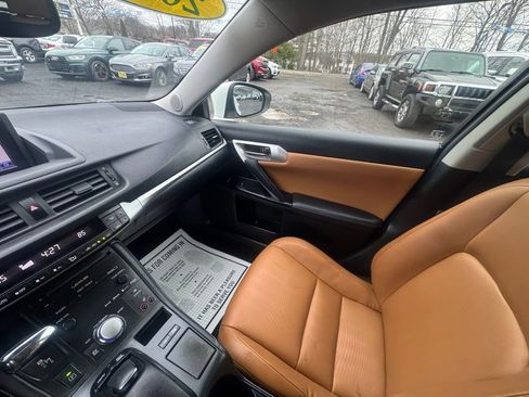 Used 2013 Lexus CT 200h w/ Premium Pkg w/Navigation image 33