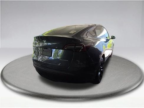 Used 2023 Tesla Model Y Long Range AWD/4WD image 6