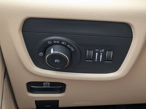 Certified 2022 Jeep Grand Cherokee Limited AWD/4WD image 26