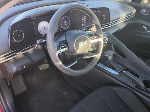 Used 2024 Hyundai Elantra SEL FWD image 10