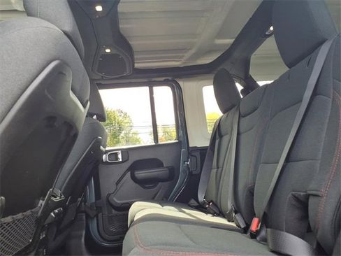 Certified 2024 Jeep Wrangler Unlimited Rubicon image 27