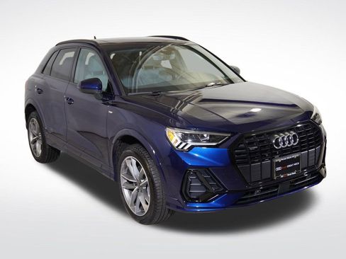 Certified 2025 Audi Q3 2.0T Premium w/ Convenience Package image 11