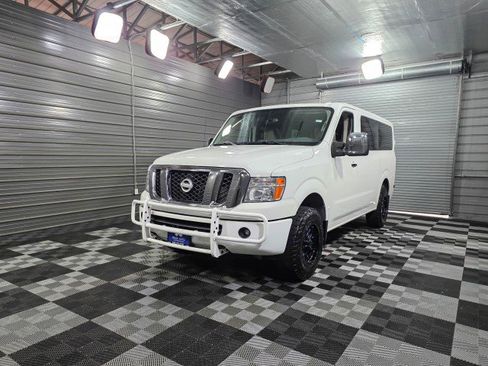Used 2019 Nissan NV 3500 SL image 38