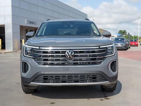 New 2026 Volkswagen Atlas SE FWD image 9