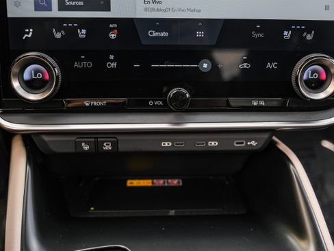 Used 2023 Lexus RZ 450e Premium image 25