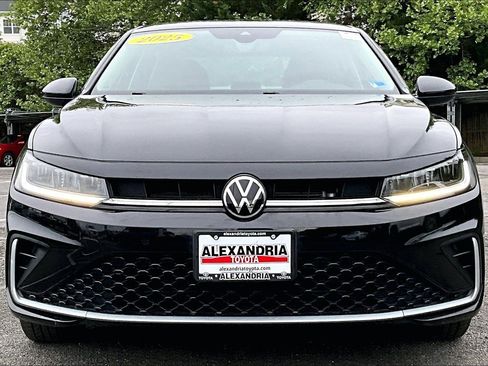 Used 2025 Volkswagen Jetta S FWD image 3
