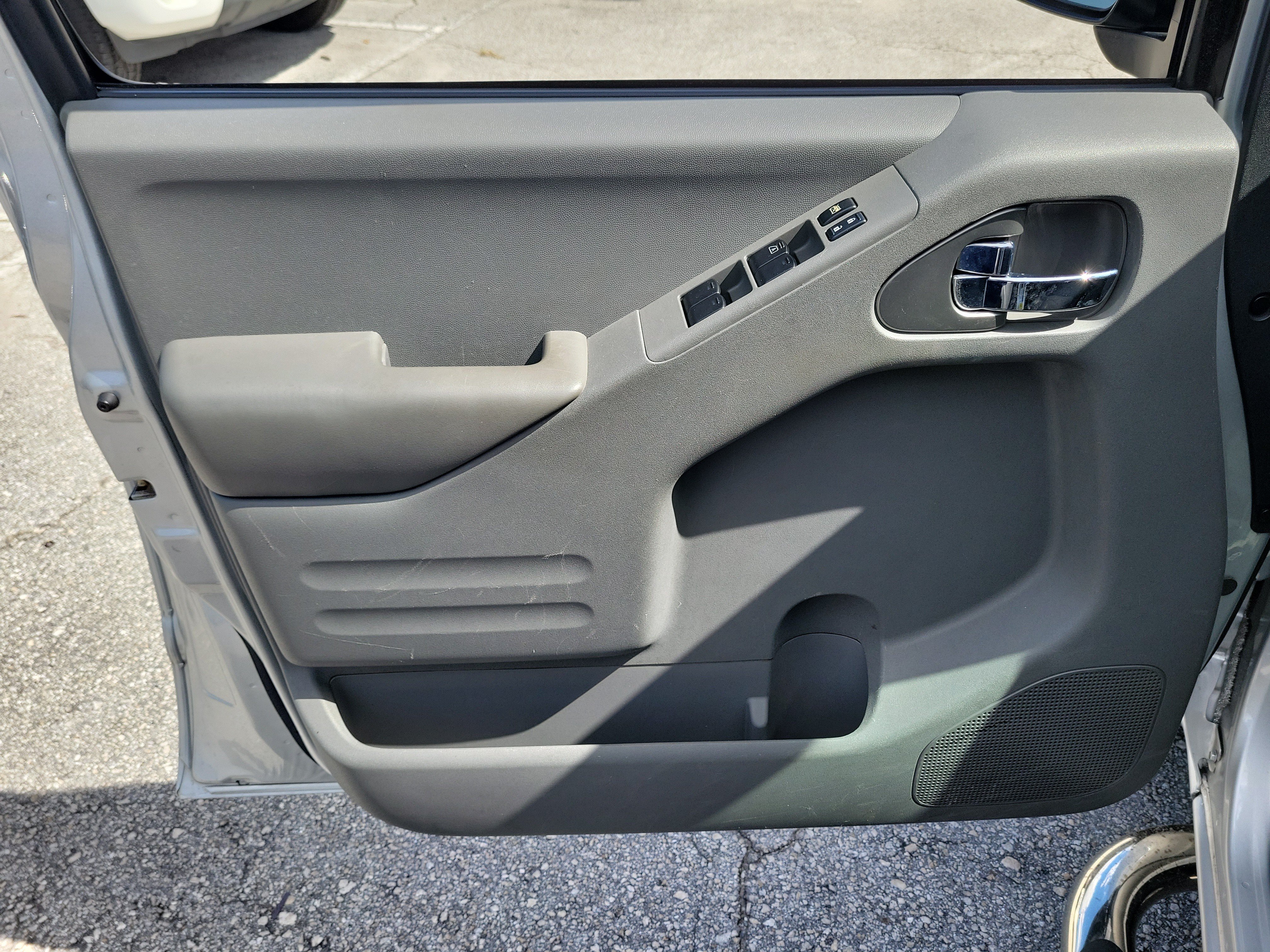 Certified 2018 Nissan Frontier SV RWD image 9