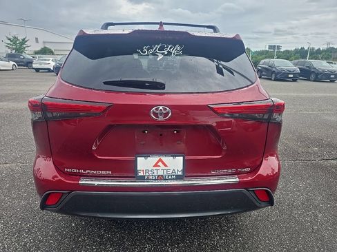 Used 2021 Toyota Highlander Limited AWD/4WD image 6