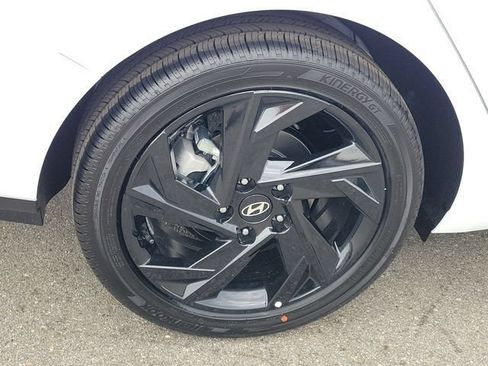 New 2026 Hyundai Elantra SEL Sport FWD image 30