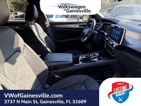 Certified 2024 Volkswagen Atlas Cross Sport SE image 9