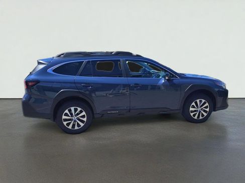 Certified 2025 Subaru Outback Premium AWD/4WD image 9