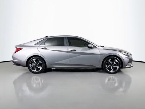 Used 2023 Hyundai Elantra Limited image 8