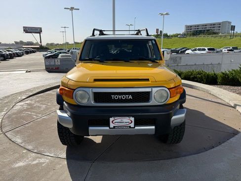 Used 2010 Toyota FJ Cruiser 4WD image 10