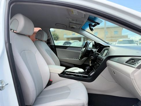 Used 2017 Hyundai Sonata SE FWD image 18