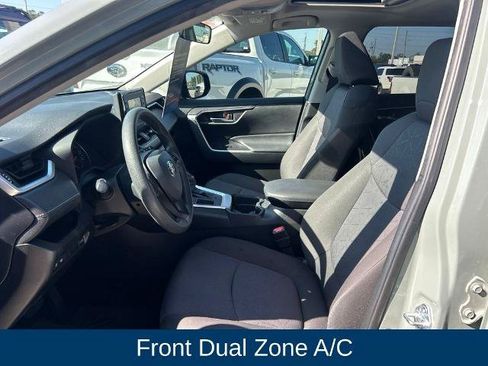 Used 2021 Toyota RAV4 XLE w/ Convenience Package FWD image 12