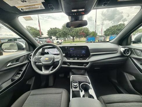 Used 2026 Chevrolet Equinox LT FWD image 19