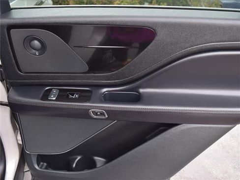 Used 2023 Lincoln Aviator Reserve image 40