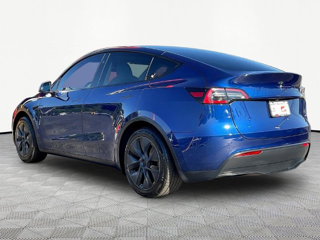Used 2024 Tesla Model Y Long Range RWD image 5