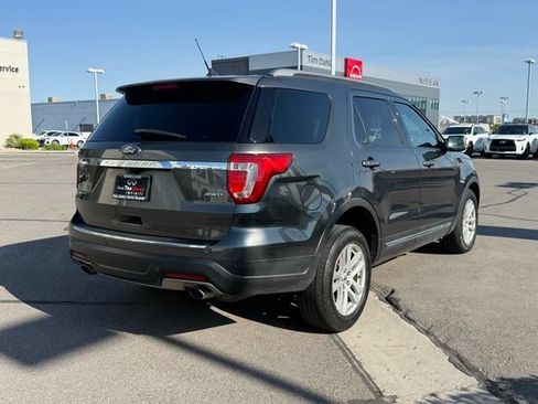 Used 2018 Ford Explorer XLT w/ Equipment Group 202A AWD/4WD image 10