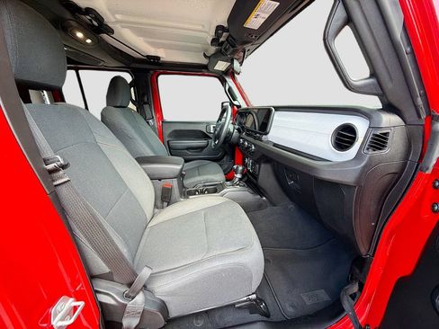 Used 2025 Jeep Gladiator Sport AWD/4WD image 14