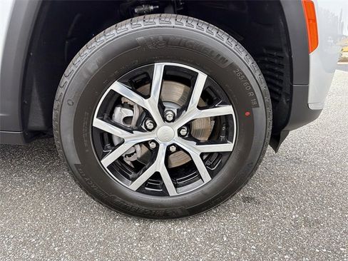 New 2025 Jeep Grand Cherokee L Limited image 14