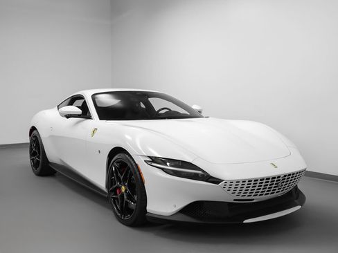 Certified 2023 Ferrari Roma RWD image 1