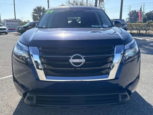 Used 2024 Nissan Pathfinder SV image 9