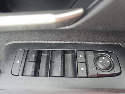 Used 2024 Toyota Tacoma TRD Sport AWD/4WD image 26