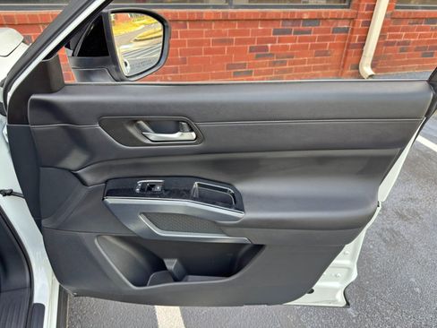 Used 2023 Nissan Pathfinder SL w/ SL Premium Package FWD image 42