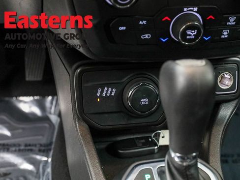 Used 2021 Jeep Renegade Latitude image 21