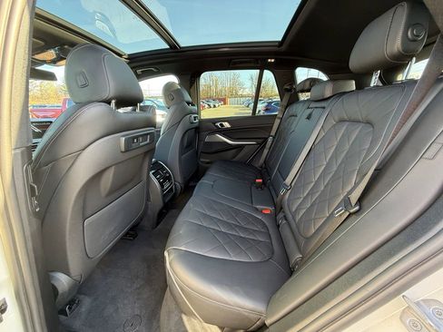 Used 2023 BMW X5 xDrive40i w/ Premium Package image 24