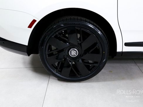 Used 2026 Rolls-Royce Cullinan AWD/4WD image 40