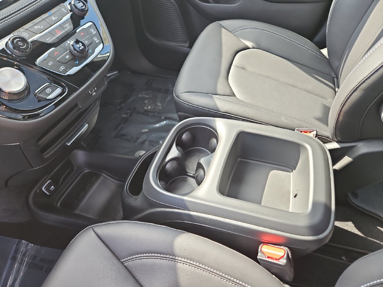 New 2026 Chrysler Pacifica Select w/ S Appearance Package FWD image 32