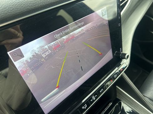 Used 2024 Jeep Wagoneer L Series III w/ Flexible Seating Group image 19