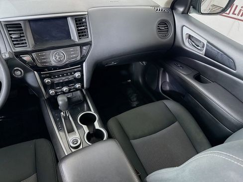 Used 2020 Nissan Pathfinder S AWD/4WD image 26