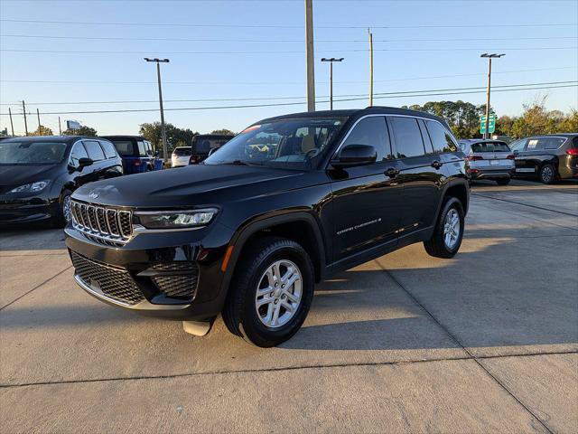 Certified 2025 Jeep Grand Cherokee Laredo RWD image 8