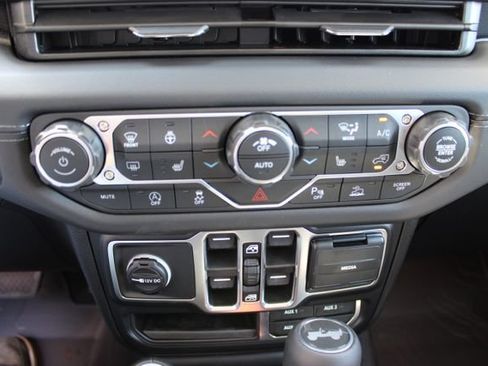 New 2026 Jeep Wrangler Unlimited Sahara AWD/4WD image 27