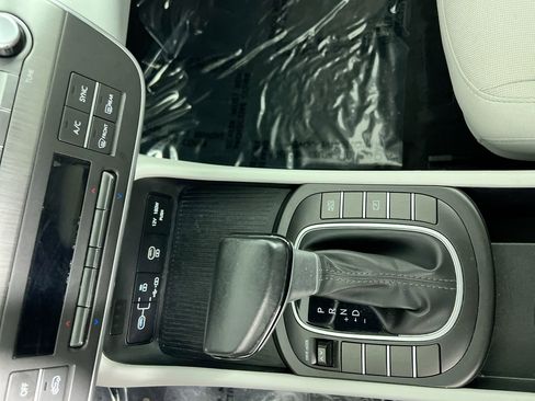 Used 2024 Hyundai Kona SEL FWD image 22