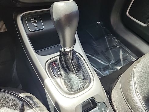 Used 2021 Jeep Compass 80th Special Edition image 29