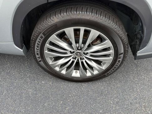 Used 2020 Toyota Highlander Platinum FWD image 39