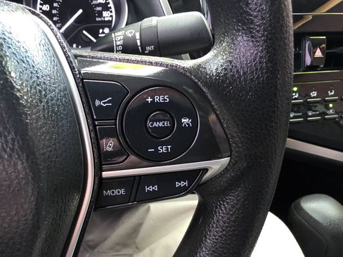 Used 2021 Toyota Camry LE FWD image 35