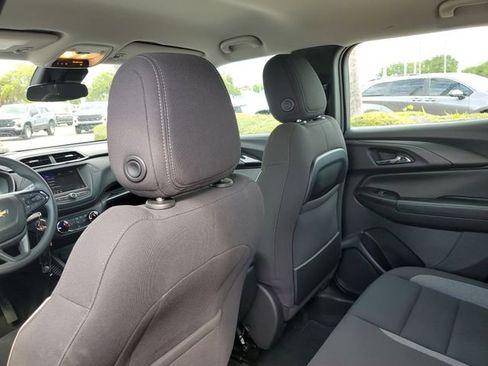 Used 2023 Chevrolet TrailBlazer LS FWD image 10