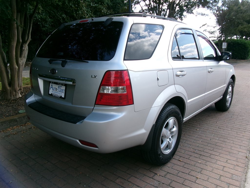 Used 2008 Kia Sorento 2WD image 5
