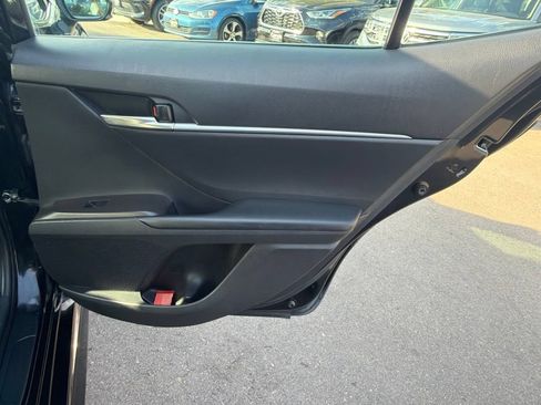 Used 2021 Toyota Camry SE FWD image 14
