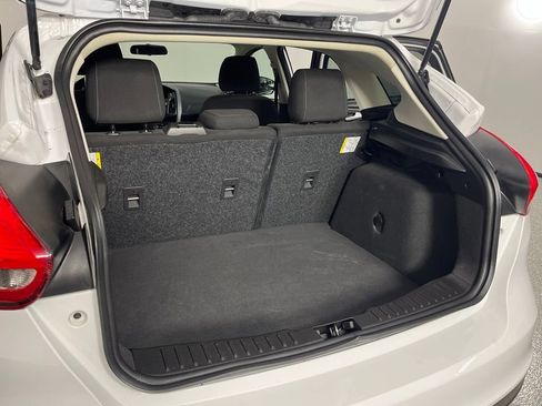Used 2018 Ford Focus SE w/ Interior Protection Package FWD image 17