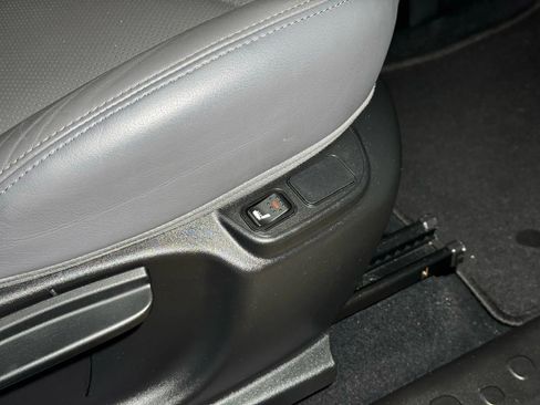 Used 2017 FIAT 500L Trekking w/ Dual-Pane Sunroof Package FWD image 36