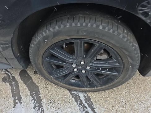 Used 2024 Ford Edge ST-Line image 13