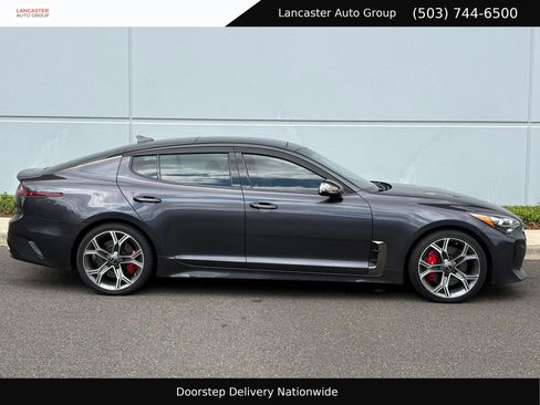 Used 2018 Kia Stinger GT1 AWD/4WD image 5