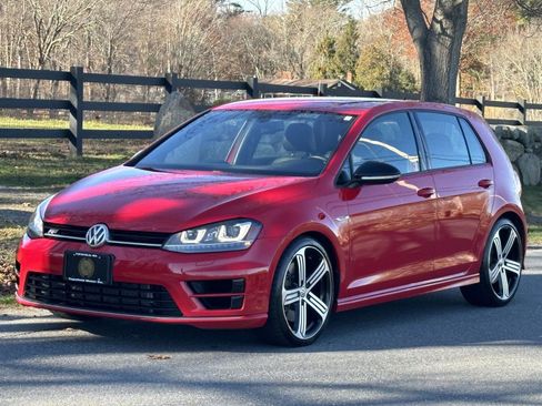 Used 2016 Volkswagen Golf R 4-Door image 11